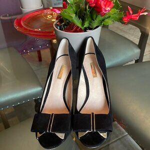 Louise er Cie 🔥Sale🔥black suede shoes with gold